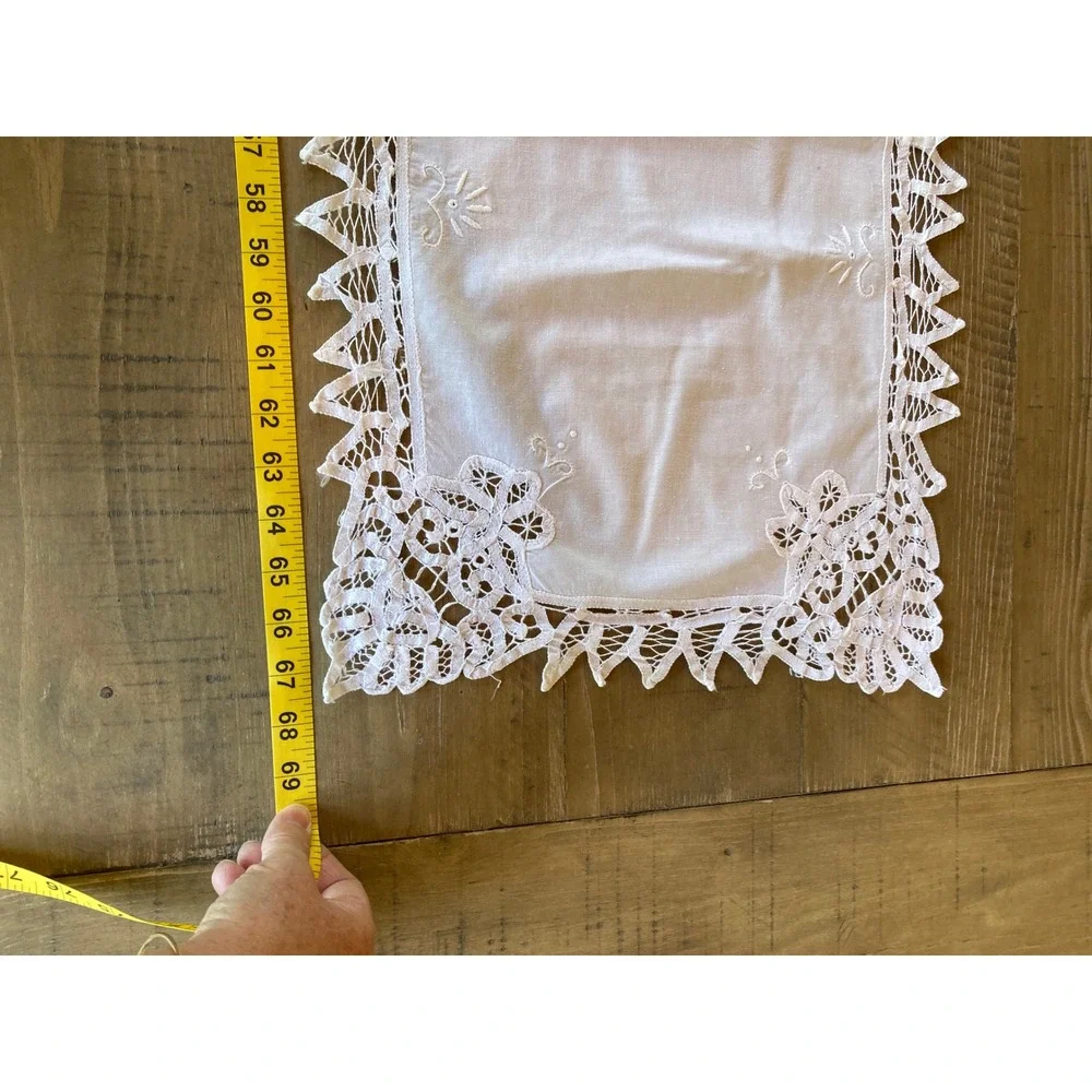 Vintage White Linen Table Runner‎ Hand Crochet Lace Floral Embroidery 14x67